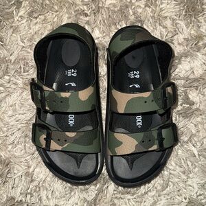 Birkenstock Kids - Size 29 Mogami Kids Camo